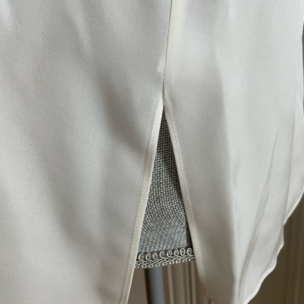 New - Vince 💯% silk top - Picture 7 of 10